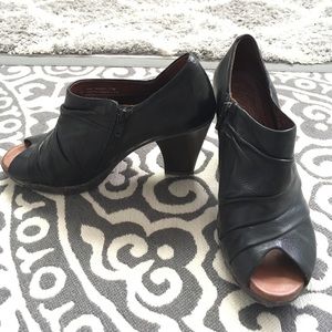 🌸Naya Black Leather Shootie🌸